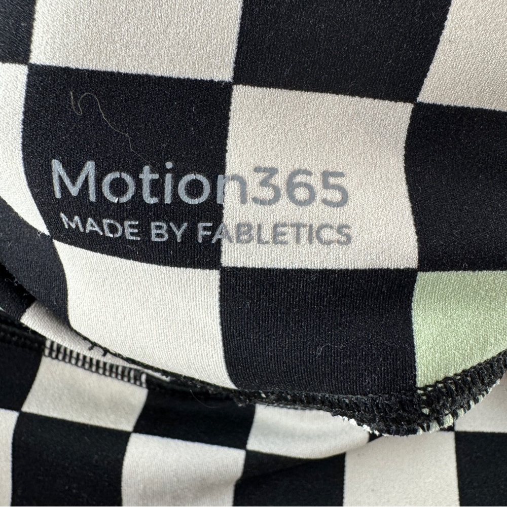 Fabletics Motion Checkerboard Biker Shorts Size M - Picture 6 of 9